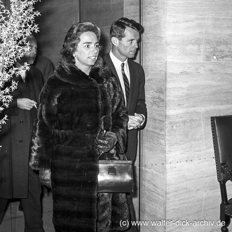 Robert und Ethel Kennedy im Rathaus 1964
