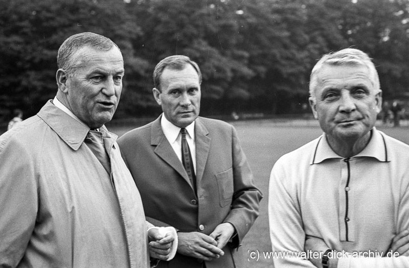 Trainer, Betreuer und der "Boss" 1964