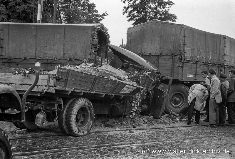 Unfall mit zwei Lkw  1954