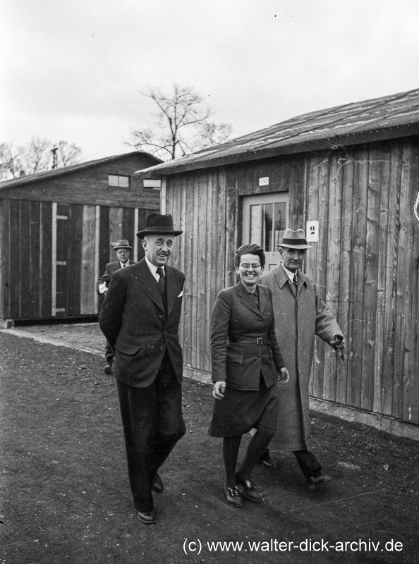 Besuch im Schweizer Dorf 1947